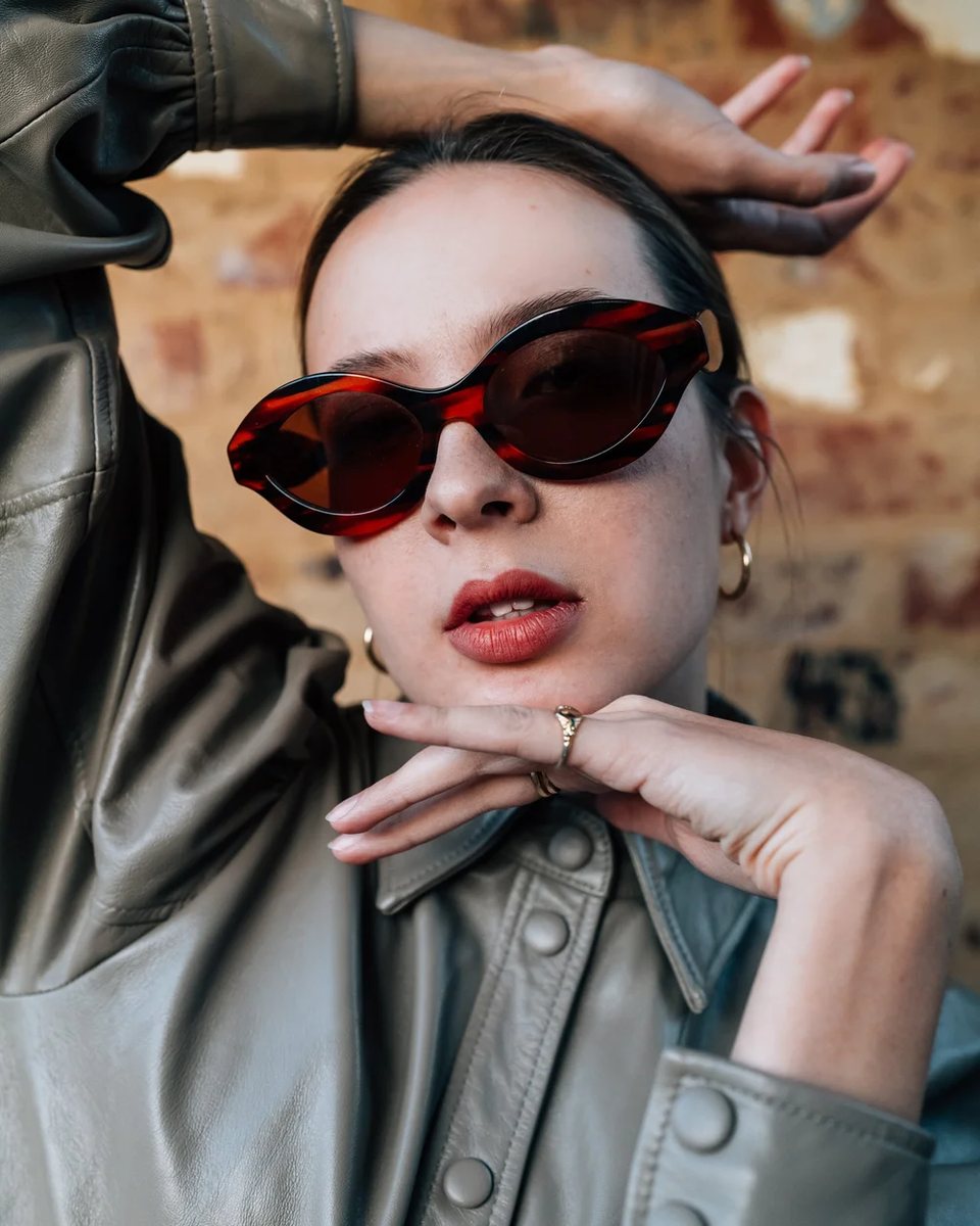 Outside the shows, London Fashion Week, frame 5